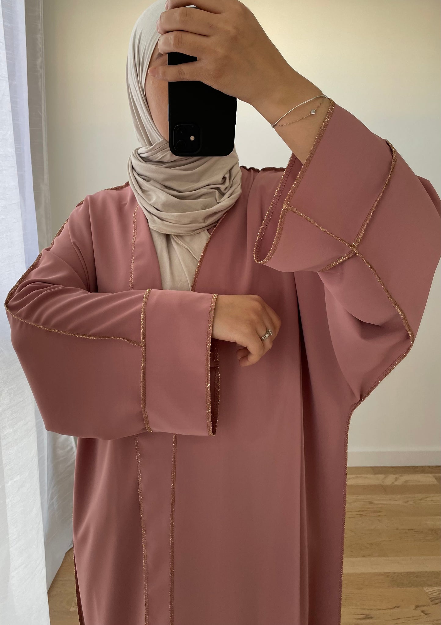 Abaya Amira