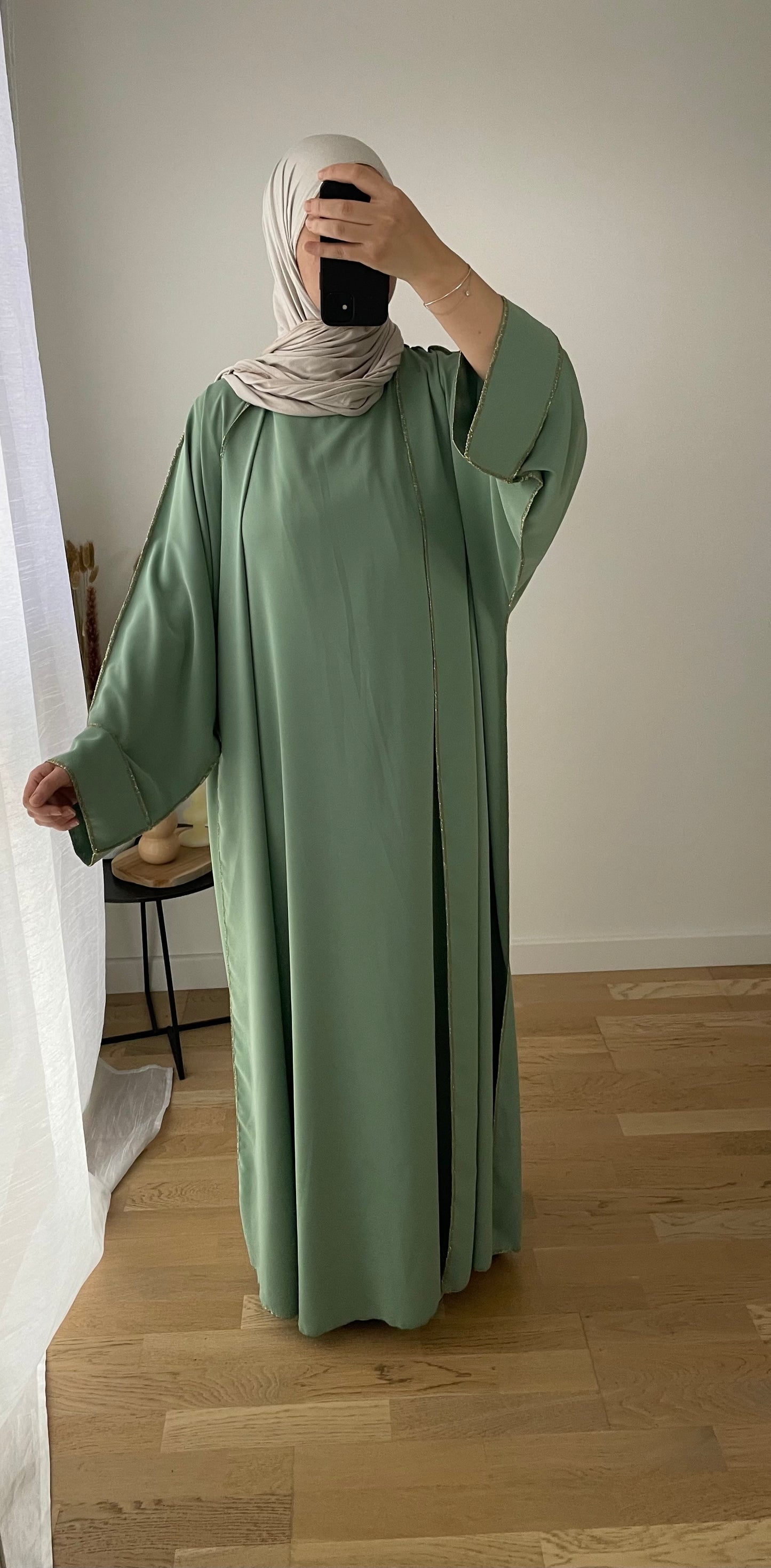 Abaya Amira