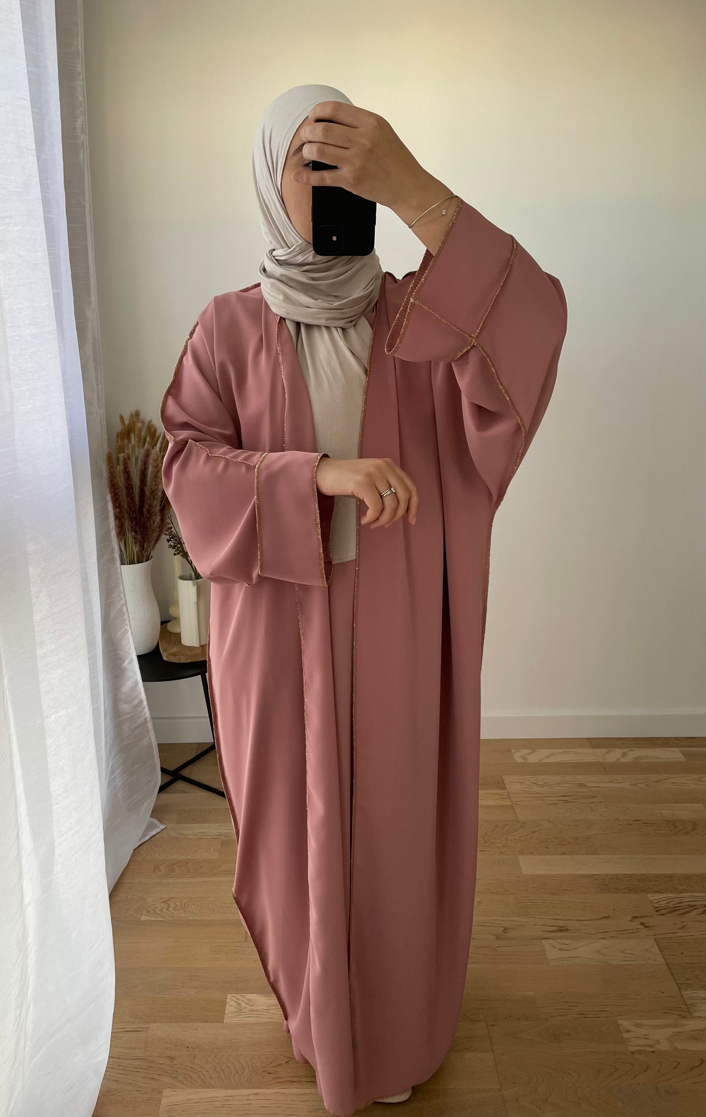 Abaya Amira