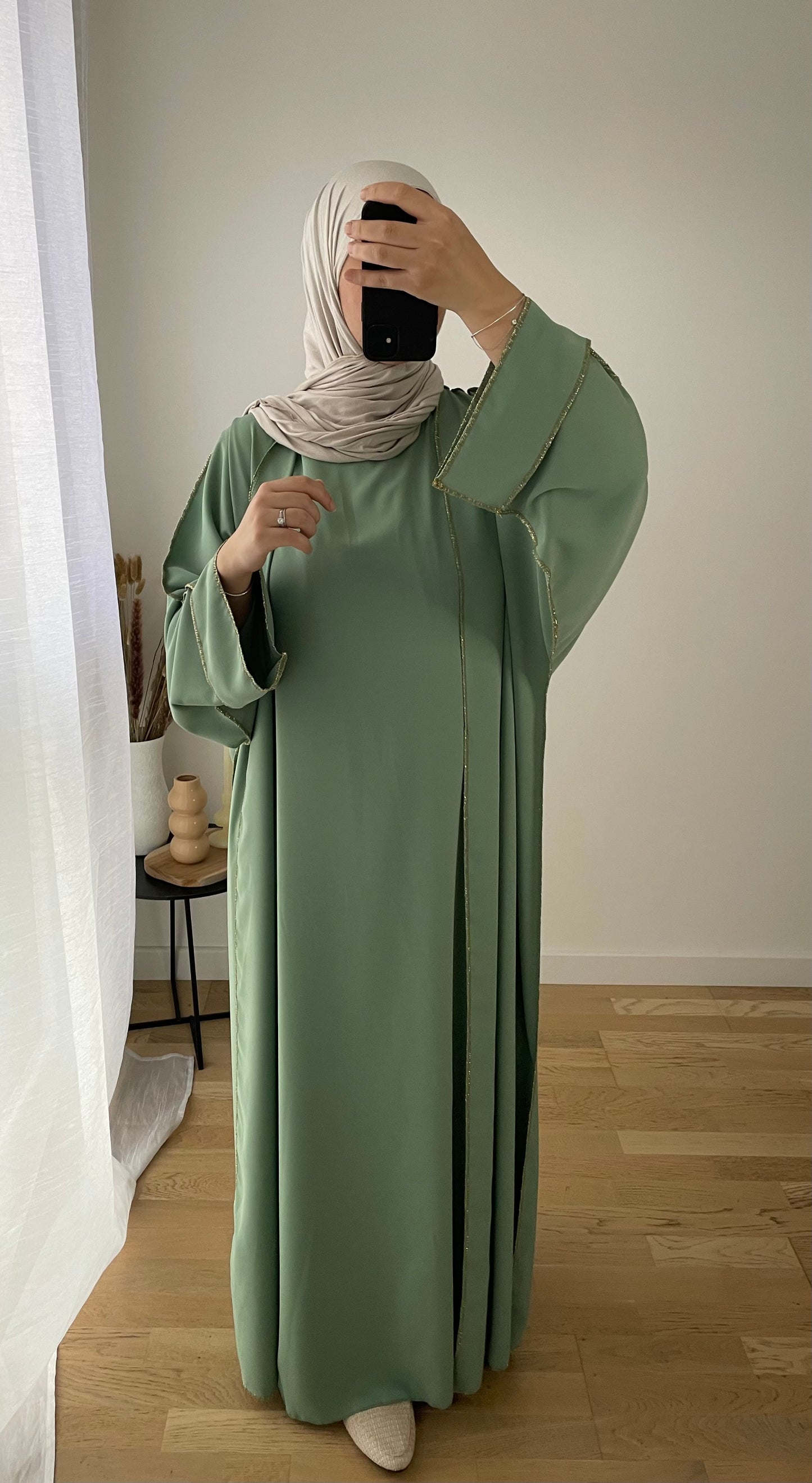 Abaya Amira