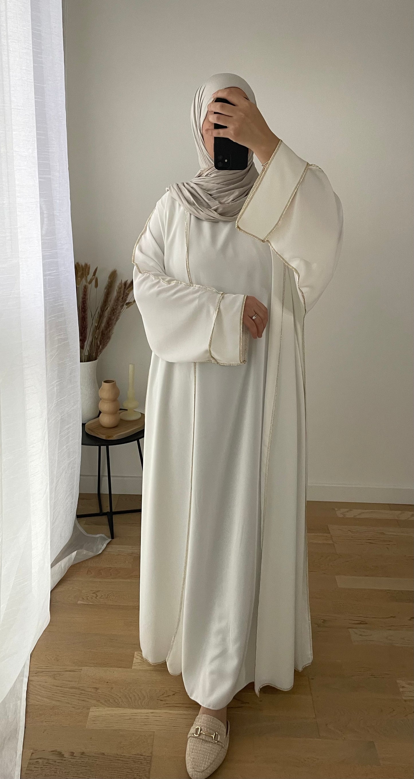 Abaya Amira