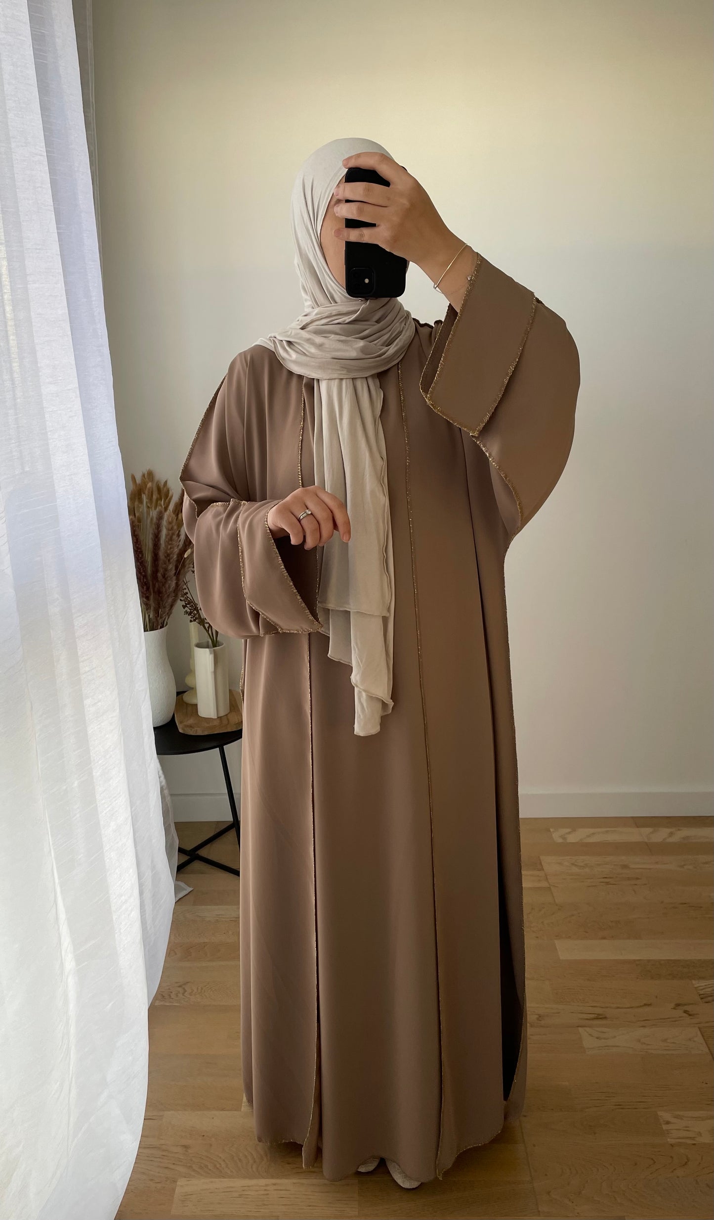 Abaya Amira