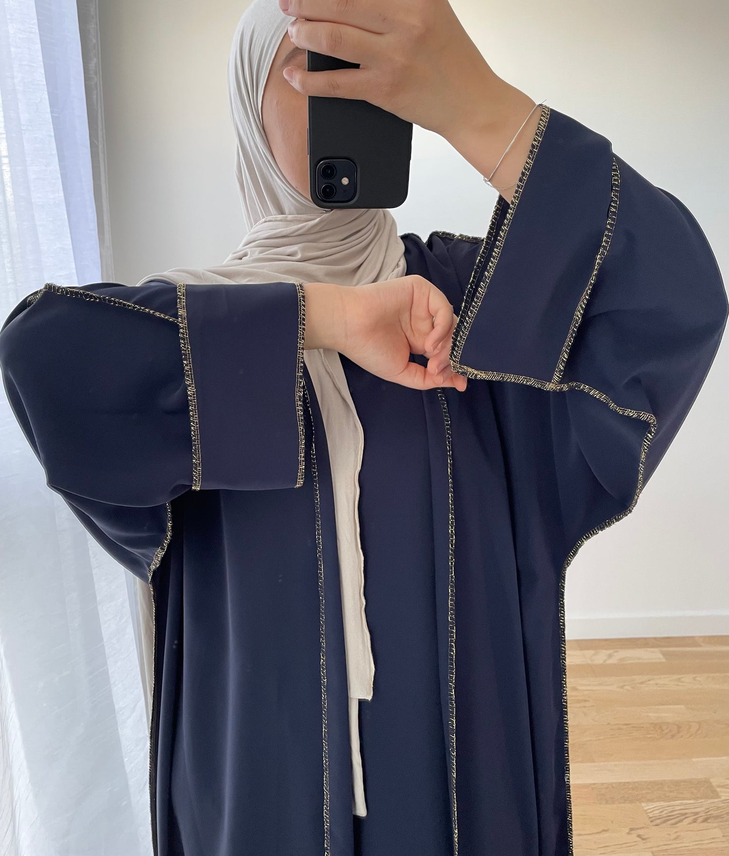 Abaya Amira