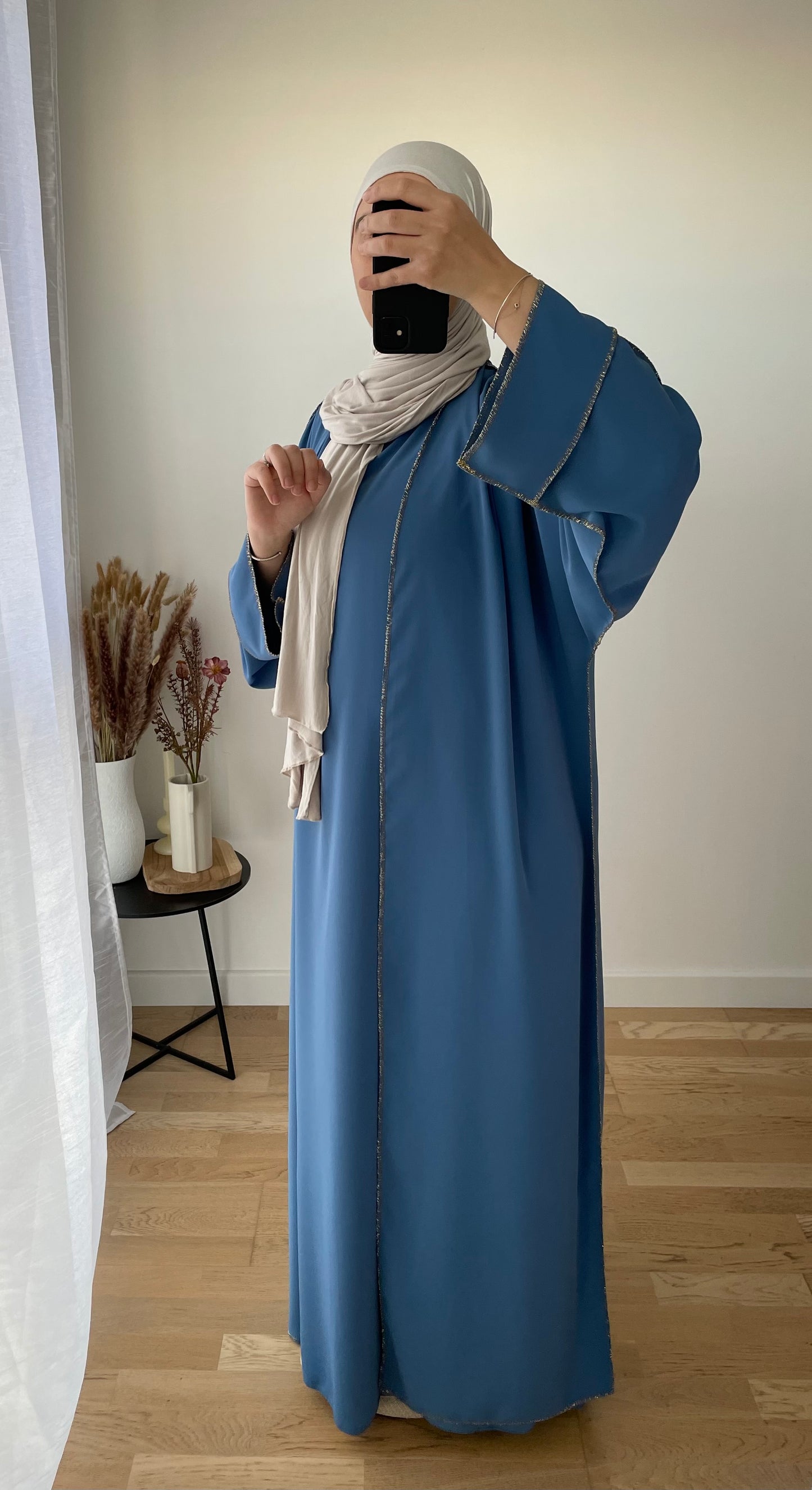 Abaya Amira