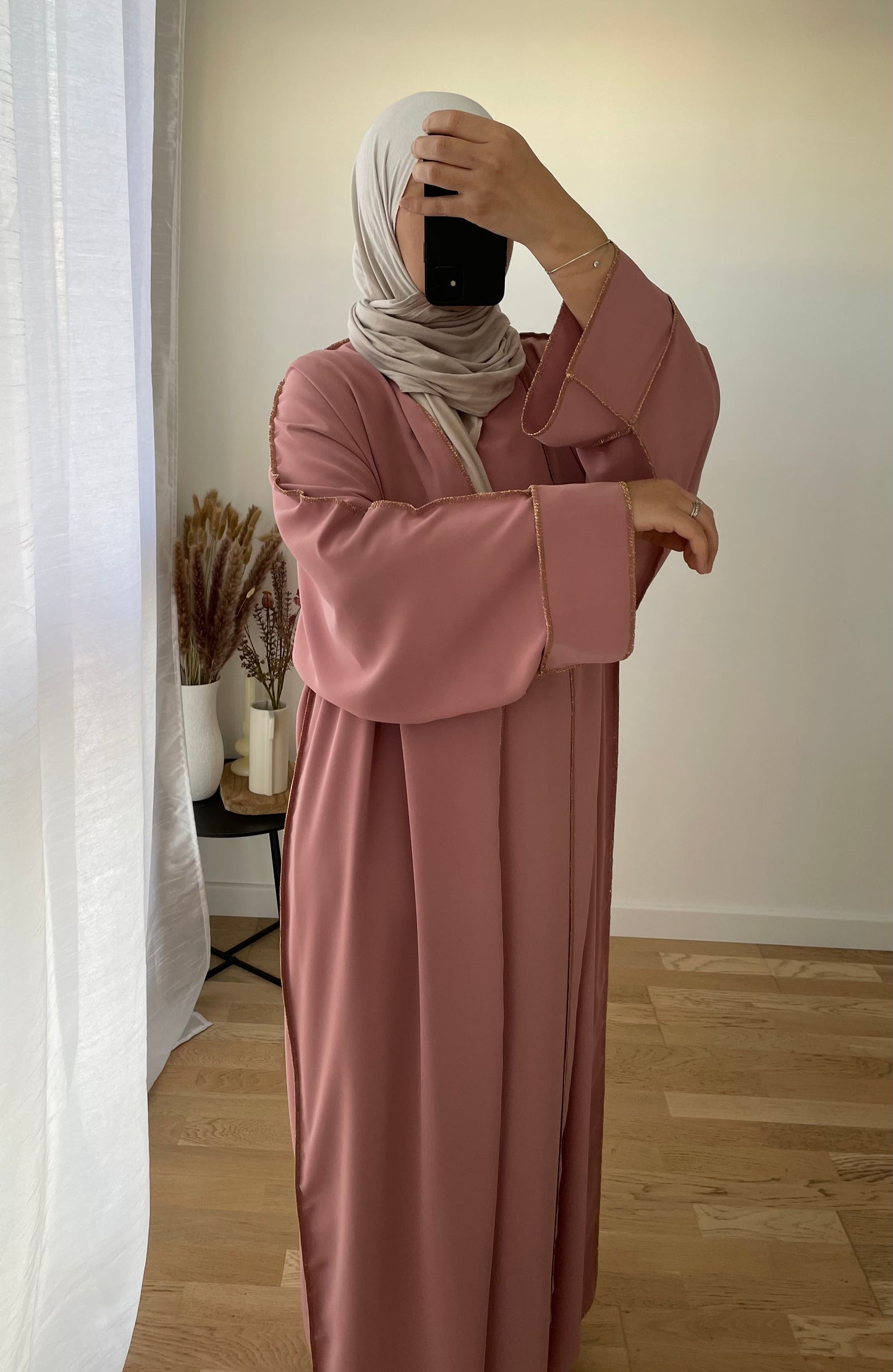 Abaya Amira