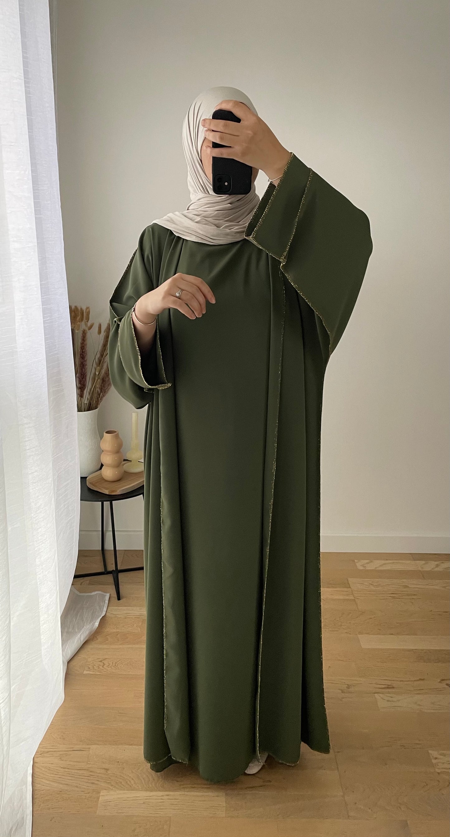 Abaya Amira