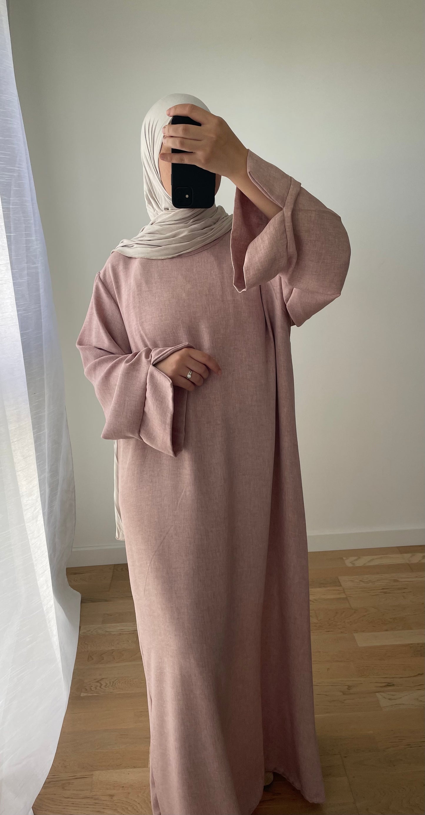 Abaya Mina